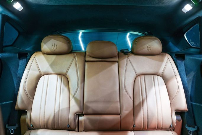 Подержанный Maserati Levante I, 3.0 л, 2019 в Дубае от Sanam Cars Белый цвет. GCC | AUTO.AE