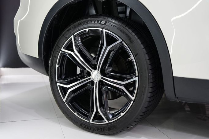 Подержанный Maserati Levante I, 3.0 л, 2019 в Дубае от Sanam Cars Белый цвет. GCC | AUTO.AE