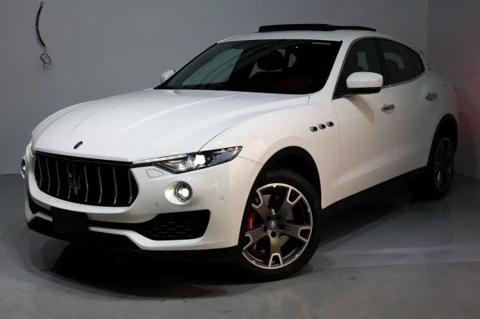 Подержанный Maserati Levante I, 3.0 л, 2019 в Дубае от AL MARWA CARS Белый цвет. GCC | AUTO.AE | Объявление #266039