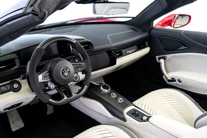 مستعملة Maserati MC20, 3.0 l, 2023 في في دبي من Exotic Cars، اللون أحمر. أخرى | AUTO.AE