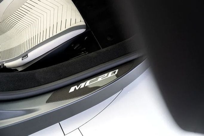 مستعملة Maserati MC20, 3.0 l, 2023 في في دبي من Exotic Cars، اللون أحمر. أخرى | AUTO.AE