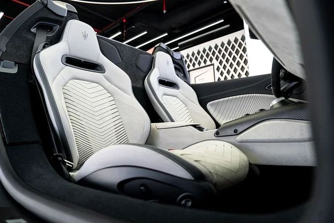 مستعملة Maserati MC20, 3.0 l, 2023 في في دبي من Exotic Cars، اللون أحمر. أخرى | AUTO.AE