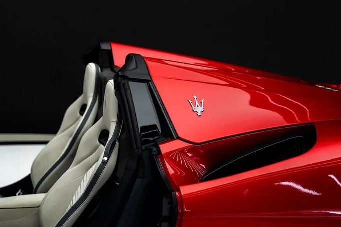 مستعملة Maserati MC20, 3.0 l, 2023 في في دبي من Exotic Cars، اللون أحمر. أخرى | AUTO.AE