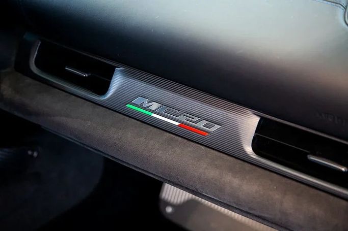 مستعملة Maserati MC20, 3.0 l, 2022 في في دبي من Exotic Cars، اللون أزرق. مواصفات الخليج | AUTO.AE