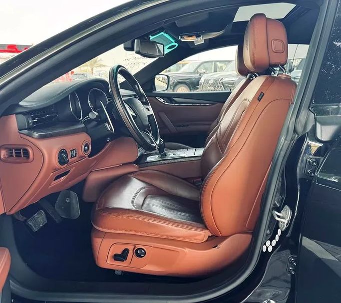 Подержанный Maserati Quattroporte S Q4 VI, 3.0 л, 2013 в Дубае от Mirza Automobile FZE Черный цвет. Японская | AUTO.AE