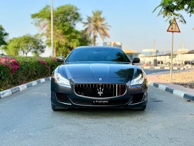 Подержанный Maserati Quattroporte S Q4 VI Рестайлинг, 3.0 л, 2016 в Дубае от Empire Motors Серый цвет. GCC | AUTO.AE