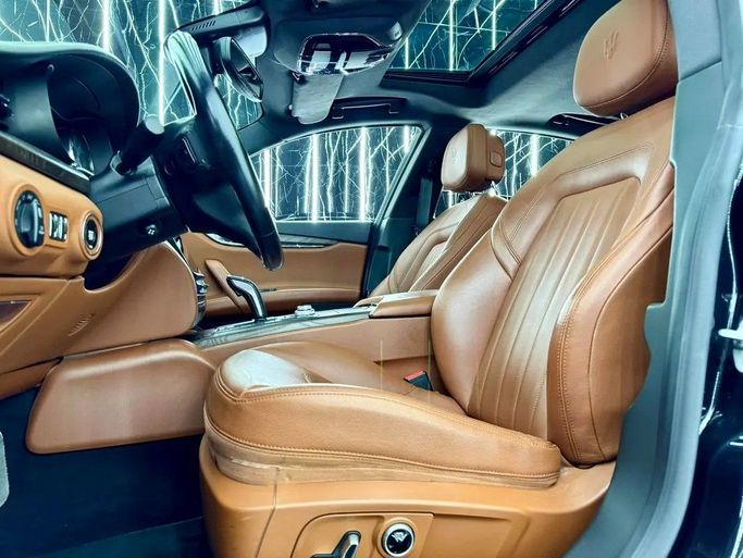 Used Maserati Quattroporte S VI Facelift 2, 3.0 l, 2021 in Dubai by Zeus Motors, Black color. GCC Specs | AUTO.AE