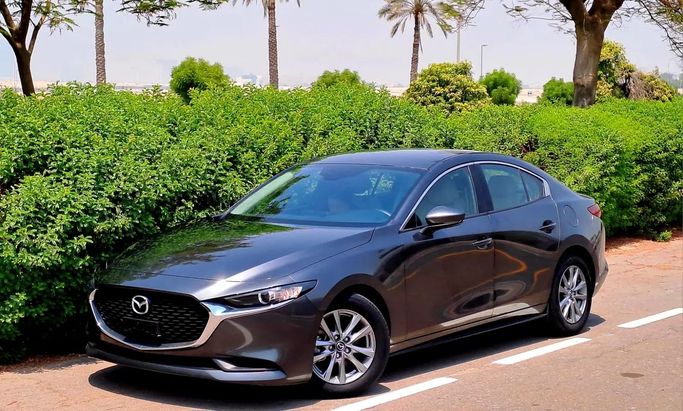 Подержанный Mazda 3 IV (BP), 2.0 л, 2025 в ОАЭ, Дубай от Perfect Automobiles Серый цвет. GCC | AUTO.AE | Объявление #281998