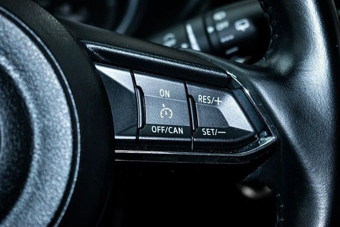 Подержанный Mazda CX-5 II Рестайлинг, 2.5 л, 2023 в Дубае от AG Motors Серебристый цвет. GCC | AUTO.AE