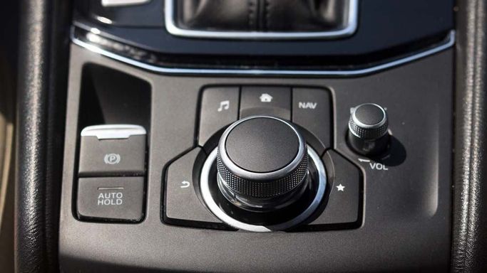 Used Mazda CX-5 II Facelift, 2.5 l, 2023 in Dubai by Cariva Used Cars , Navy Blue color. GCC Specs | AUTO.AE