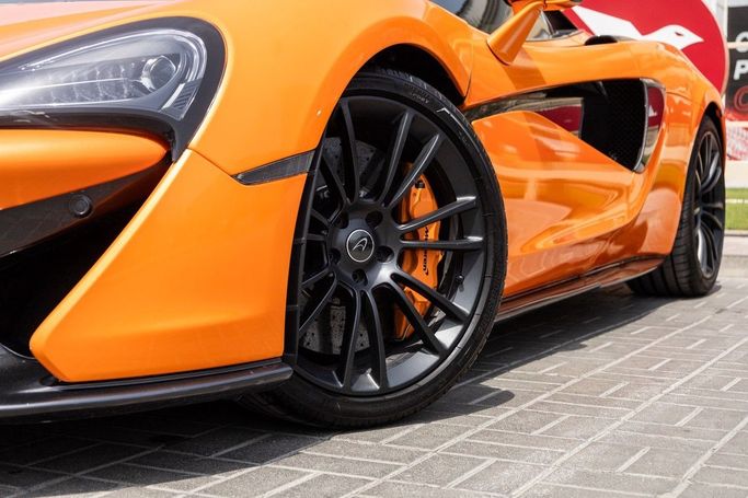 Подержанный McLaren 570S, 3.8 л, 2016 в Дубае от Linda Cars Оранжевый цвет. GCC | AUTO.AE