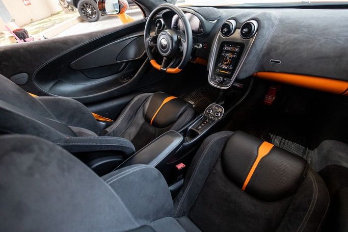 Подержанный McLaren 570S, 3.8 л, 2016 в Дубае от Linda Cars Оранжевый цвет. GCC | AUTO.AE