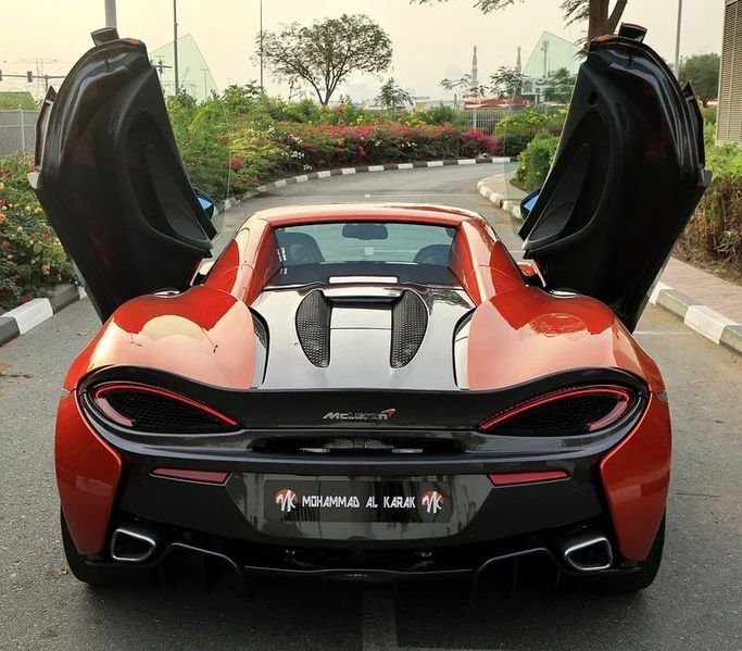 Подержанный McLaren 570S, 3.8 л, 2018 в Дубае от Mohammad Alkarak Motors Красный цвет. GCC | AUTO.AE