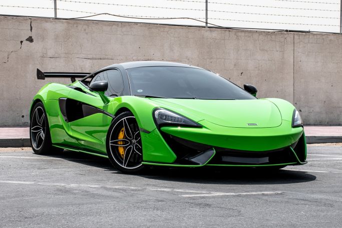 مستعملة McLaren 570S, 3.8 l, 2017 في في الإمارات, دبي من VERONA MOTORS، اللون أخضر. المواصفات اليابانية | AUTO.AE | إعلان #274810