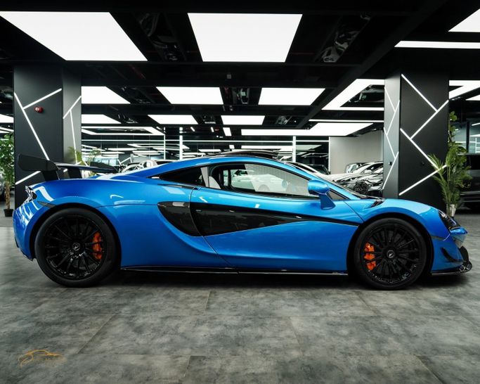 Новый McLaren 620R I, 3.8 л, 2021 в Дубае от Pearl Motors Голубой цвет. Европейская | AUTO.AE