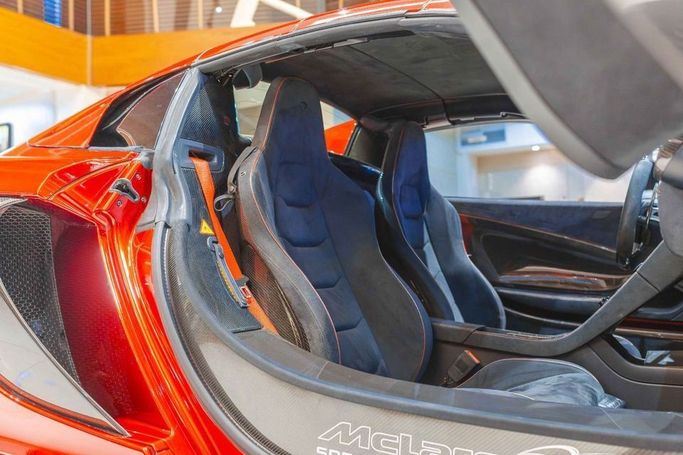 Used McLaren 650S, 3.8 l, 2016 in Dubai by Albakheet Motors, Red color. Other | AUTO.AE