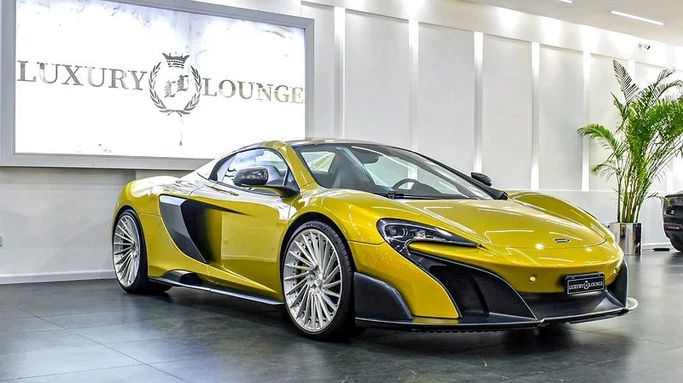 Подержанный McLaren 675LT, 3.8 л, 2016 в Дубае от Luxury Lounge Cars Желтый цвет. Европейская | AUTO.AE