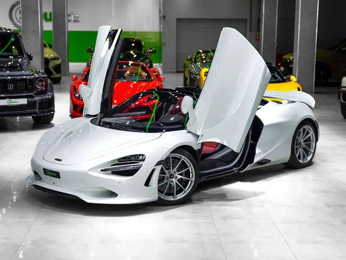 Подержанный McLaren 750S, 4.0 л, 2024 в Дубае от Stoub.biz Белый цвет. Other | AUTO.AE