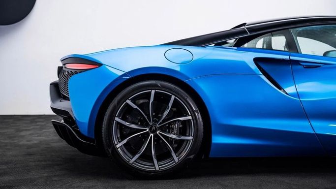 New McLaren Artura, 3.0 l, 2023 in Dubai by Al Ain Class Motors, Blue color. GCC Specs | AUTO.AE