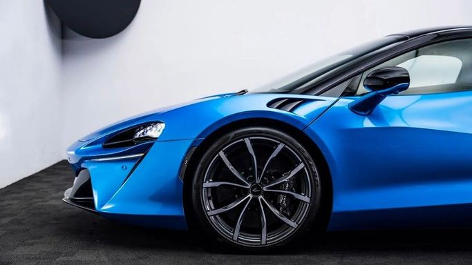 New McLaren Artura, 3.0 l, 2023 in Dubai by Al Ain Class Motors, Blue color. GCC Specs | AUTO.AE