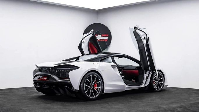 New McLaren Artura, 3.0 l, 2024 in Dubai by Al Ain Class Motors, White color. GCC Specs | AUTO.AE