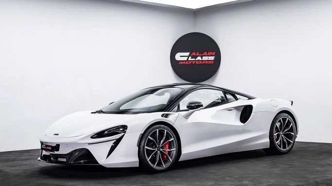New McLaren Artura, 3.0 l, 2024 in Dubai by Al Ain Class Motors, White color. GCC Specs | AUTO.AE
