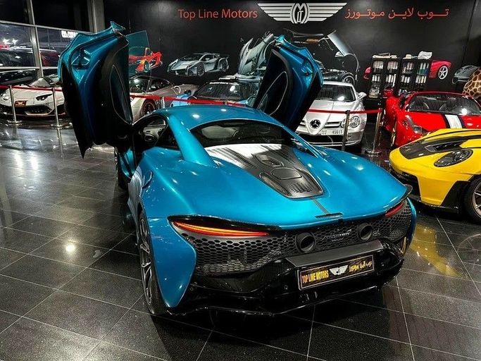 Подержанный McLaren Artura, 3.0 л, 2023 в Дубае от Top Line Motors Голубой цвет. GCC | AUTO.AE