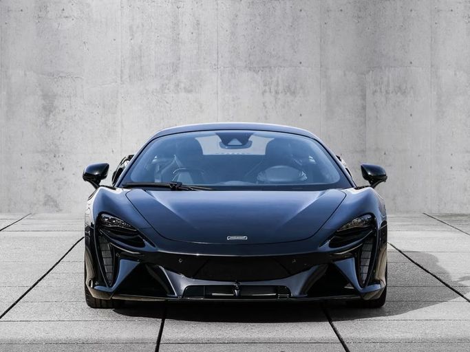 Подержанный McLaren Artura, 3.0 л, 2025 в Дубае от Fair Import Черный цвет. Европейская | AUTO.AE | Объявление #250055