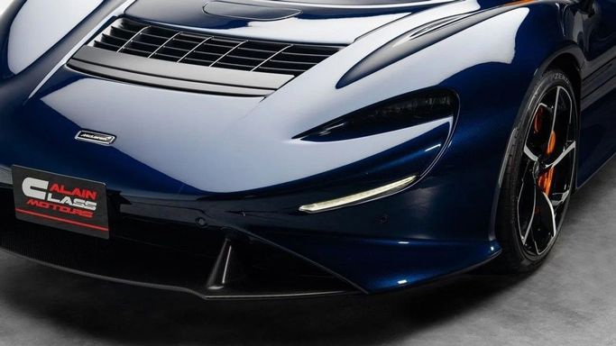 Used McLaren Elva, 4.0 l, 2021 in Dubai by Al Ain Class Motors, Blue color. Japanese Specs | AUTO.AE
