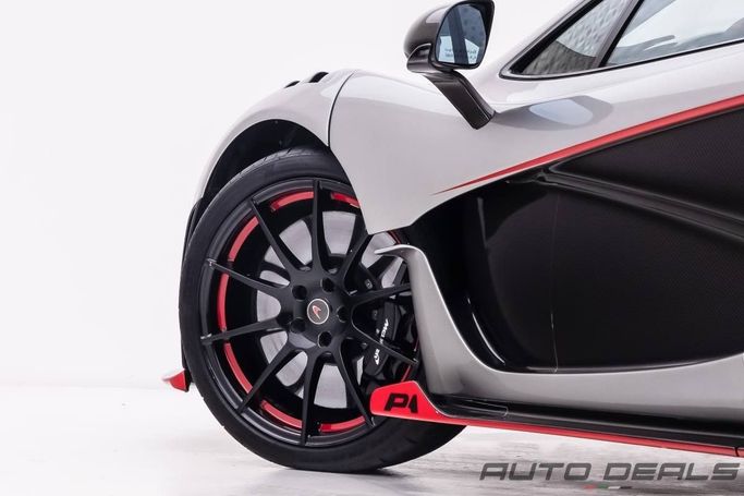 Подержанный McLaren P1 GTR, 3.8 л, 2015 в Дубае от AUTO DEALS Серый цвет. GCC | AUTO.AE