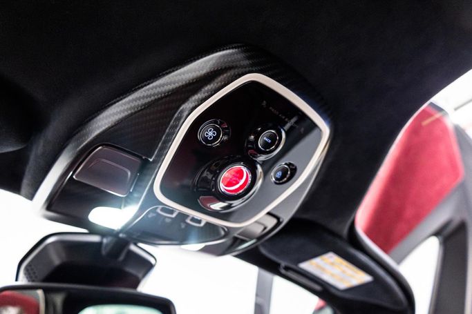 Подержанный McLaren Senna, 4.0 л, 2019 в Дубае от PUPIL OF FATE MOTORS Белый цвет. GCC | AUTO.AE