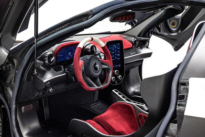 Подержанный McLaren Senna, 4.0 л, 2019 в Дубае от PUPIL OF FATE MOTORS Белый цвет. GCC | AUTO.AE