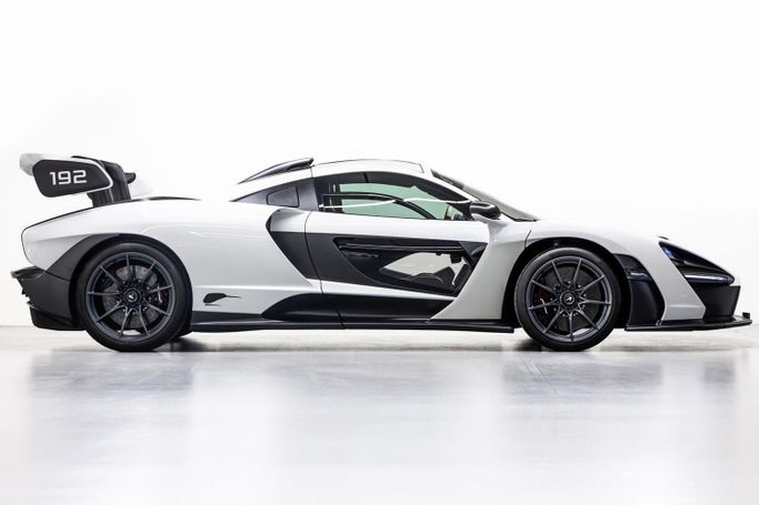 Подержанный McLaren Senna, 4.0 л, 2019 в Дубае от PUPIL OF FATE MOTORS Белый цвет. GCC | AUTO.AE