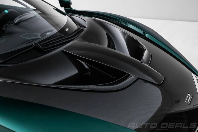 Подержанный McLaren Senna, 4.0 л, 2019 в Дубае от AUTO DEALS Зеленый цвет. Other | AUTO.AE