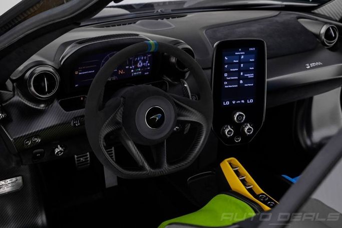 Подержанный McLaren Senna, 4.0 л, 2019 в Дубае от AUTO DEALS Зеленый цвет. Other | AUTO.AE