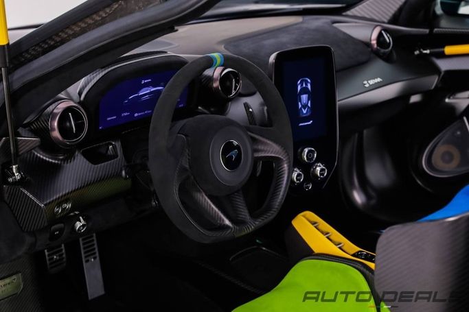 Подержанный McLaren Senna, 4.0 л, 2019 в Дубае от AUTO DEALS Зеленый цвет. Other | AUTO.AE