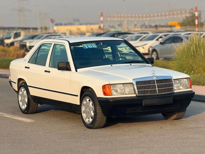Used Mercedes-Benz 190 (W201), 2.0 l, 1990 in UAE, Dubai by Saeed Auto, White color. Japanese Specs | AUTO.AE | Listing #280279