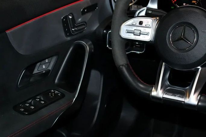 Подержанный Mercedes-Benz A-Class AMG 35 AMG II (W177), 2.0 л, 2020 в Дубае от Billionaire Motors Черный цвет. GCC | AUTO.AE