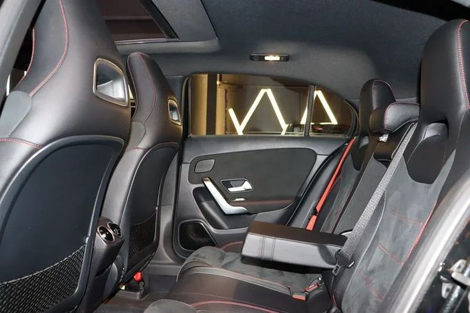 Подержанный Mercedes-Benz A-Class AMG 35 AMG II (W177), 2.0 л, 2020 в Дубае от Billionaire Motors Черный цвет. GCC | AUTO.AE