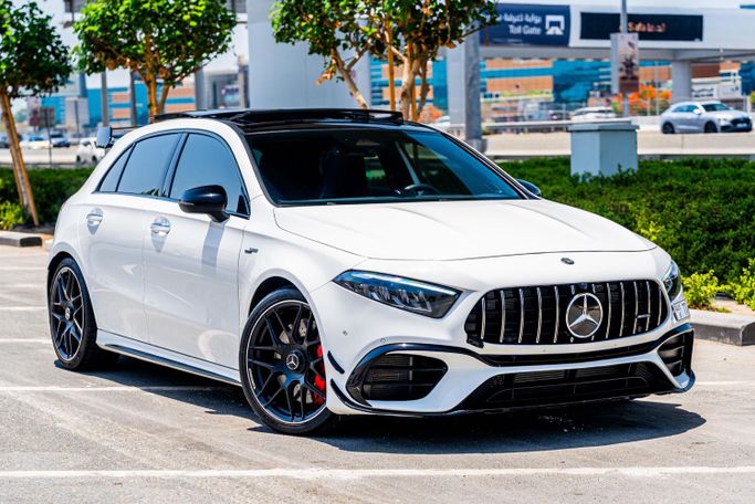 مستعملة Mercedes-Benz A-Class AMG 45 AMG S II (W177) فيس ليفت II (W177), 2.0 l, 2025 في في دبي، اللون أبيض. المواصفات الكورية | AUTO.AE | إعلان #251259