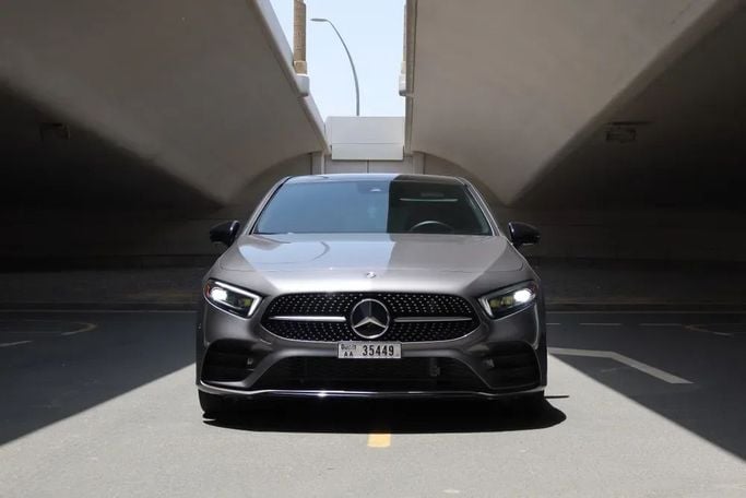 Mercedes-Benz A-Class 250 IV (W177), 2022 хэтчбек 5 дв.  класса в Дубае от Alligator Car Rental серый цвет | AUTO.AE