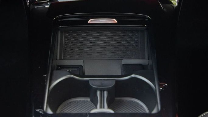 Новый Mercedes-Benz A-Class 200 IV (W177) Рестайлинг, 1.3 л, 2025 в Дубае от Dresden Motors Серый цвет. GCC | AUTO.AE