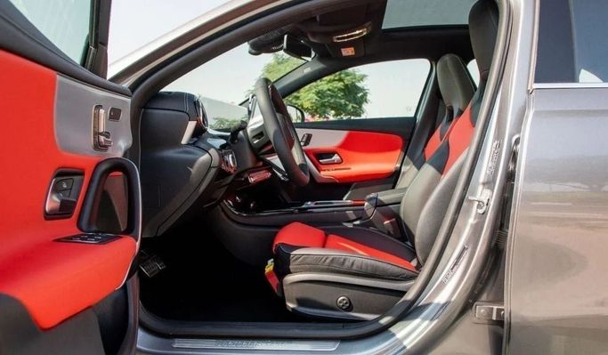 Новый Mercedes-Benz A-Class 200 IV (W177) Рестайлинг, 1.3 л, 2025 в Дубае от Dresden Motors Серый цвет. GCC | AUTO.AE