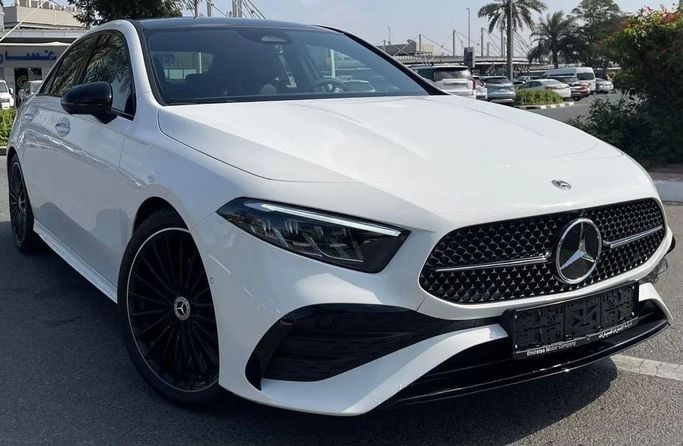 Новый Mercedes-Benz A-Class 200 IV (W177) Рестайлинг, 1.3 л, 2025 в Дубае от Auto Gallery DXB Белый цвет. GCC | AUTO.AE