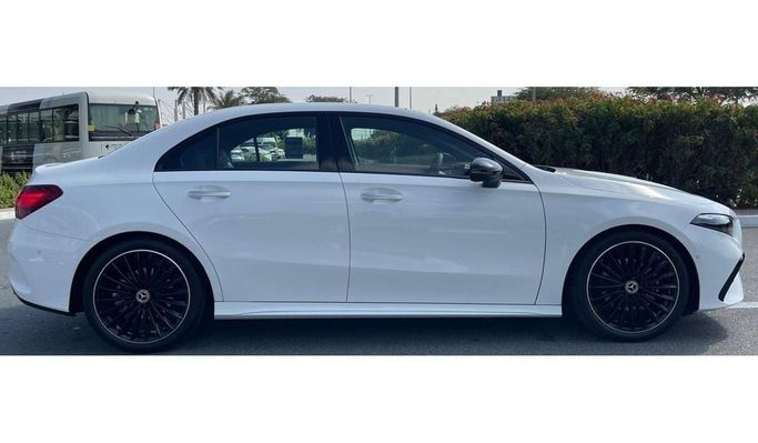 Новый Mercedes-Benz A-Class 200 IV (W177) Рестайлинг, 1.3 л, 2025 в Дубае от Auto Gallery DXB Белый цвет. GCC | AUTO.AE