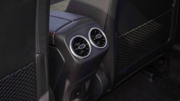 Новый Mercedes-Benz A-Class 200 Long IV (W177) Рестайлинг, 1.3 л, 2025 в Дубае от Najem Motors Белый цвет. Китайская | AUTO.AE