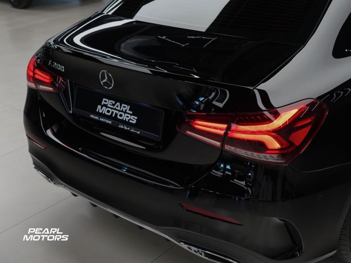 Подержанный Mercedes-Benz A-Class 200 IV (W177) Рестайлинг, 1.3 л, 2022 в Дубае от Pearl Motors Черный цвет. Европейская | AUTO.AE