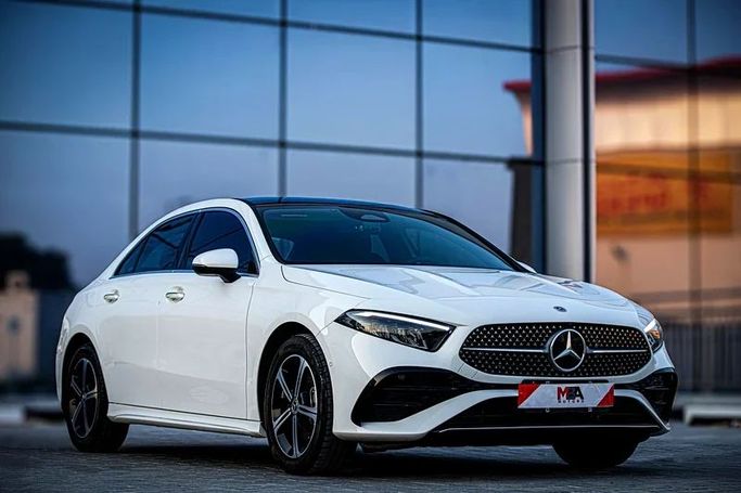 Подержанный Mercedes-Benz A-Class 200 IV (W177) Рестайлинг, 1.3 л, 2024 в Дубае от MBA Motors Белый цвет. Other | AUTO.AE