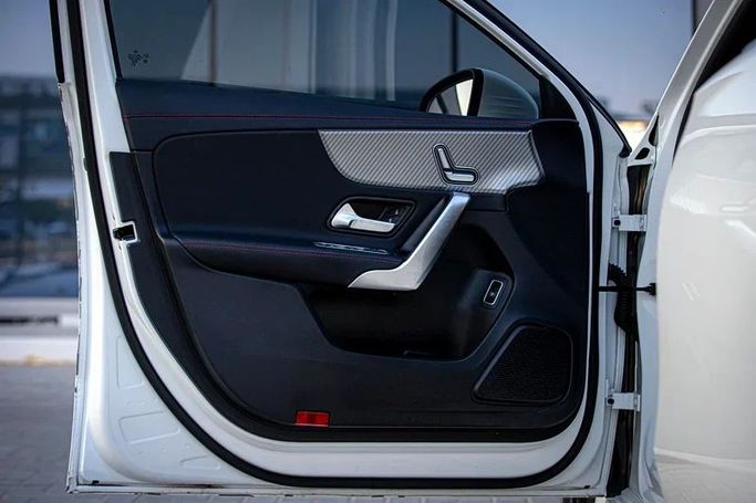Подержанный Mercedes-Benz A-Class 200 IV (W177) Рестайлинг, 1.3 л, 2024 в Дубае от MBA Motors Белый цвет. Other | AUTO.AE