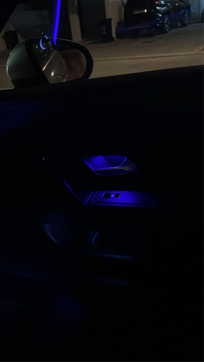 Подержанный Mercedes-Benz A-Class 200 IV (W177), 1.3 л, 2019 в Дубае Серебристый цвет. GCC | AUTO.AE